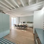 Maison Chaleureuse A Paris !